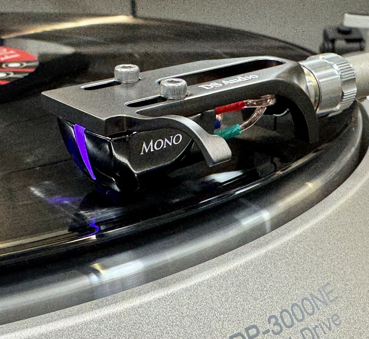 audiounion_am's tweet image. DS Audioから順次発売予定のモノラルシリーズからMaster3のモノラル仕様をお持込み頂きました。ザ・ピーナッツのモスラの歌でステレオとモノを比較、オーディオショップでモスラでの比較はなかなか無いチョイスでしょ。ちなみにDS Audioには当店からは車で5分程度の超地元メーカーなんです。#DSAUDIO