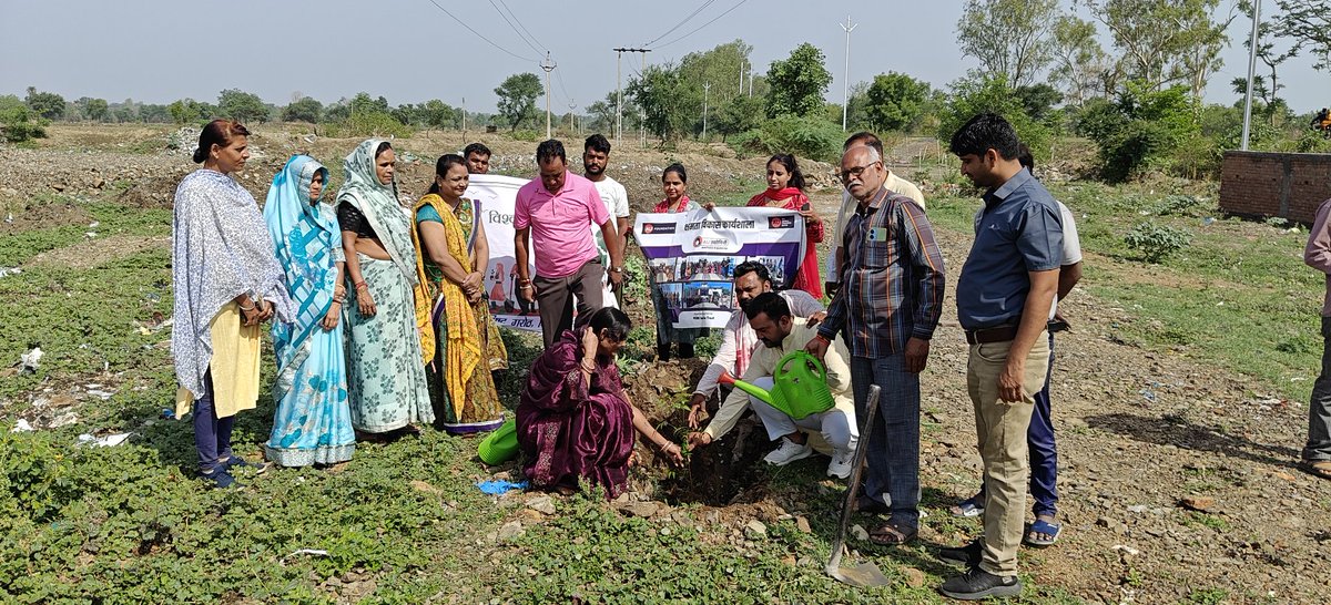 GarothULB's tweet photo. विश्व पर्यावरण दिवस एवं "WOMEN FOR TREE" 
कैंपेन कार्यक्रम
।। निकाय नगर परिषद गरोठ जिला मंदसौर ।।

#WorldEnvironmentDay
@SwachhBharatGov 
@SwachSurvekshan 
@mpurbandeptt 
@MoHUA_India https://t.co/7eE44H1J7A