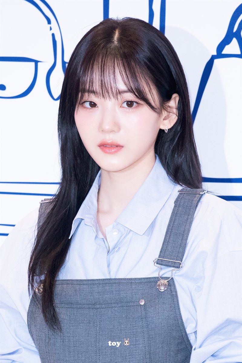 yeah_nii's tweet photo. 250604 🐰💖

#조이현 #choyihyun https://t.co/BjAlYZAIMT