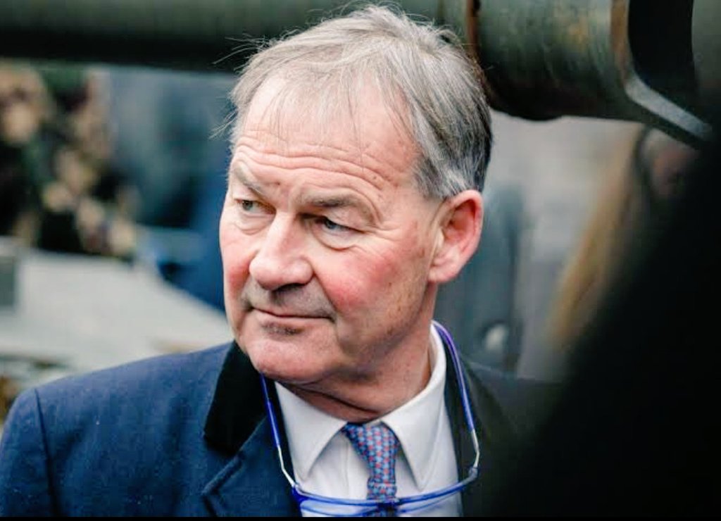 🚨Rupert Lowe ERUPTS:

'Arrive legally, contribute to our economy, accept our laws, speak the English language, respect our Christian values, and play by our rules.

Do all of those things, or go home'.

Do you agree with Rupert on this?
