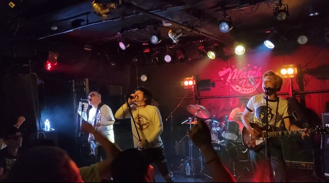 URON_ALPHA's tweet photo. 6/22(日)京王堀之内timetokyo 
URON ALPHA#8にトロゴリ出てくれます！
シムさんありがとう！まちゃん企画(楽しかったなぁ)の時に20年ぶりぐらいに会いました！
スゲー楽しみですわぁ
#TROPICALGORILLA
#トロゴリ
#京王堀之内timetokyo https://t.co/WVGhX0EGx7