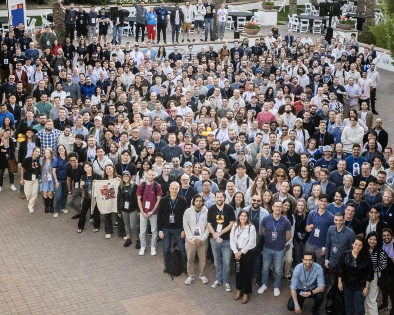 apeyieldgod's tweet image. One eats brains. The other eats your capital.
@chainlink: a bunch of zombies still unable to release a single product that generates on-chain revenue