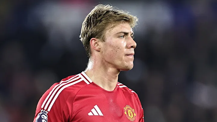 🚨 JUST IN: Rasmus Hojlund is not satisfied with his time in Manchester and is considering a return to Italy. Several clubs (including Inter) are interested in him.

#MUFC [<a href="/AlfredoPedulla/">Alfredo Pedullà</a>, <a href="/caughtoffside/">CaughtOffside</a>]