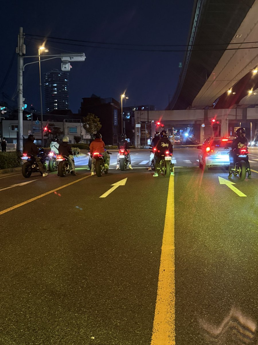 aaru_Ninja's tweet photo. 最近また夜ばいくだしてる.ᐟ.ᐟ
誘ってくれる友達に謝謝✨️ https://t.co/pqLAB7I23P