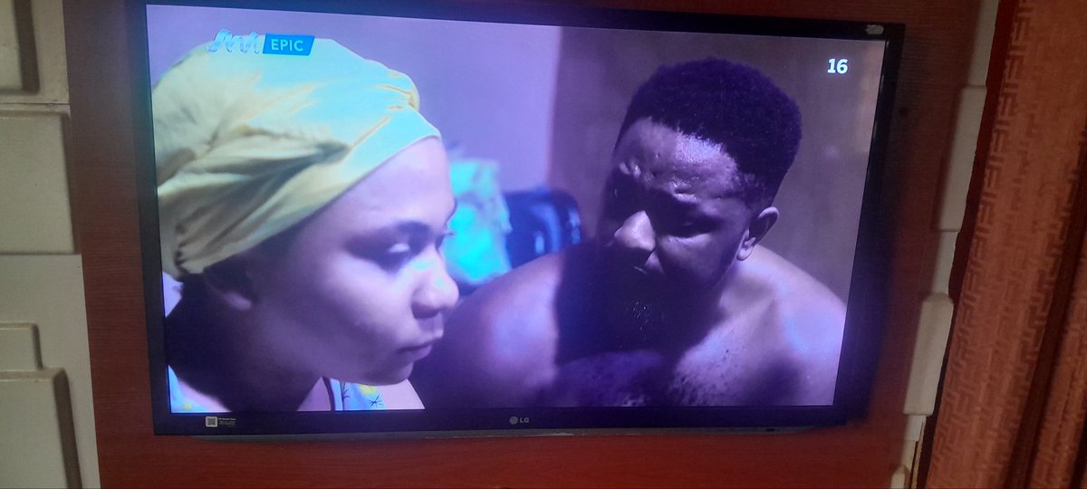 See as this guy dey torch girl way i dey trip for <a href="/miriamogb/">Miriam Ogbonna</a>