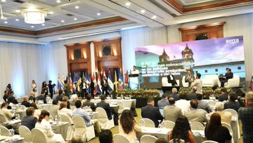 marcollinas's tweet photo. Se lanzó oficialmente la Red de Gobiernos Subnacionales para el Desarrollo Productivo, cuya secretaría técnica ejercerá CEPAL. En evento en Quito quedó claro que los gobiernos subnacionales de la región están ávidos de tomar en sus manos las riendas de su desarrollo productivo. https://t.co/t2FHVgcBao