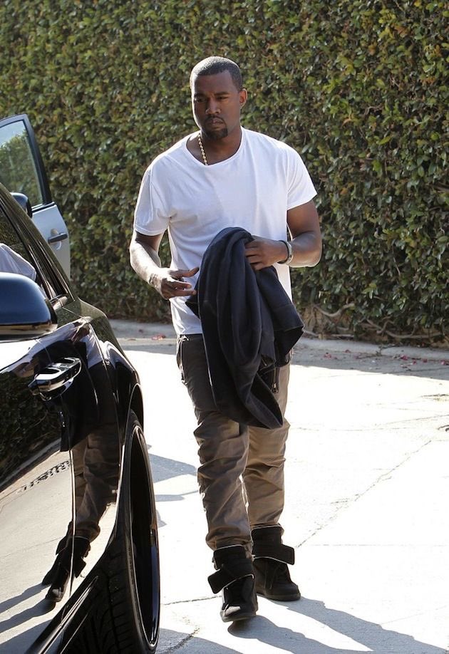 世代的にマルジェラのフューチャーハイを見る度に、カニエウエスト(現