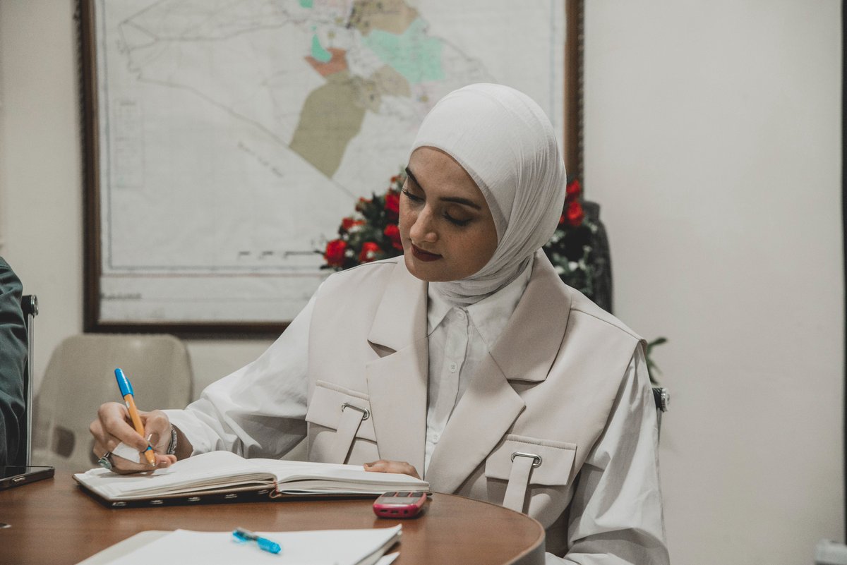 ICRC_IQ's tweet image. In Baghdad, the @ICRC held a workshop for 12 members of #Iraq’s Ministry of Defence @modmiliq, at the Human Rights Directorate, to promote the
understanding of IHL.
Topics included the Geneva Conventions, limits on weapons use, & ways to uphold IHL during armed conflicts.