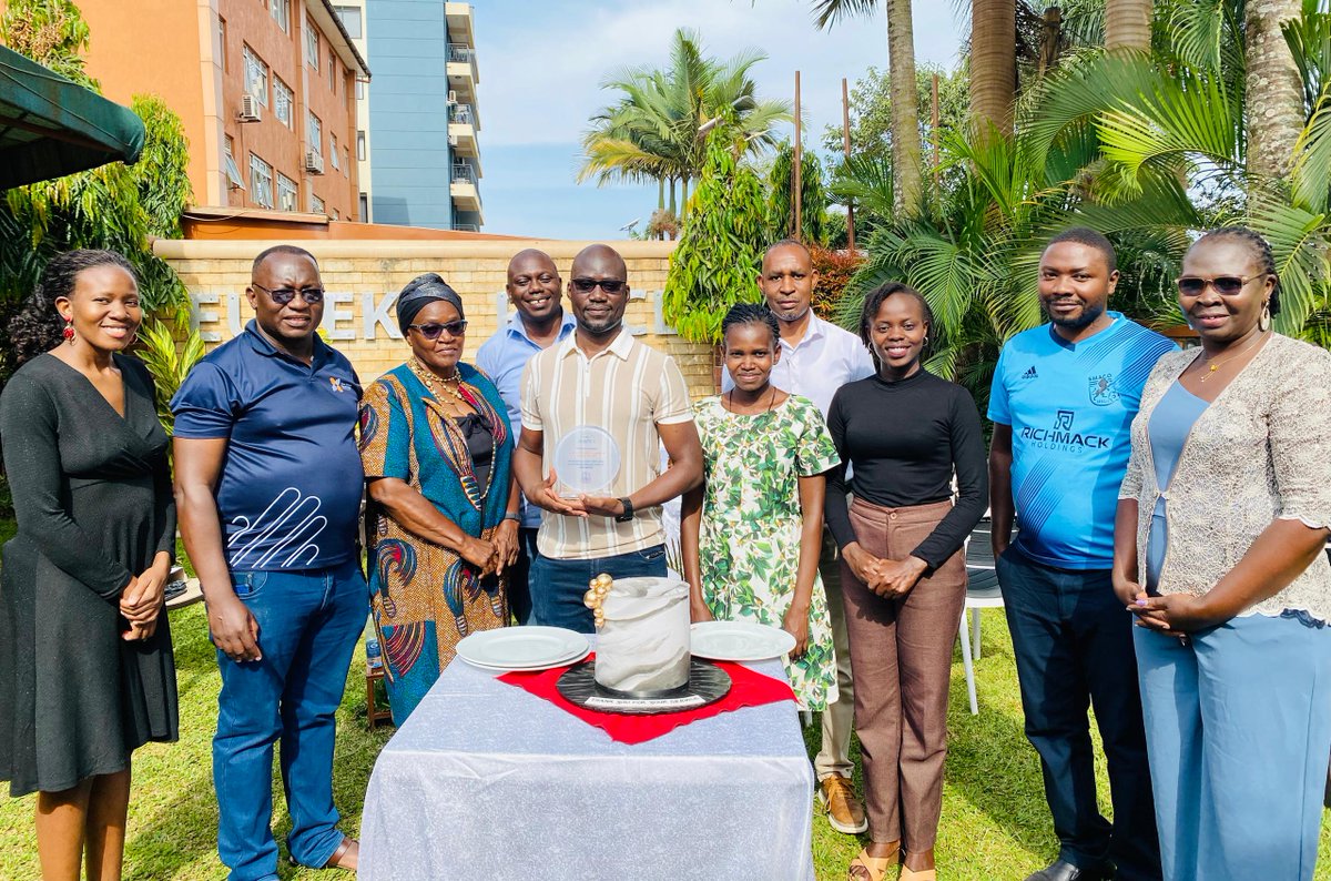 umasacco's tweet image. 🎉 UMA SACCO staff &amp;amp; board members bid farewell to Mr. Nobert Aonu Okiror in a warm sendoff celebrating his 7 years of committed leadership.

Your legacy is lasting, Nobert. Thank you for everything! 💙

#UMASACCO #FarewellNobert #LeadershipMatters #DoctorsFinanceUG #Serving