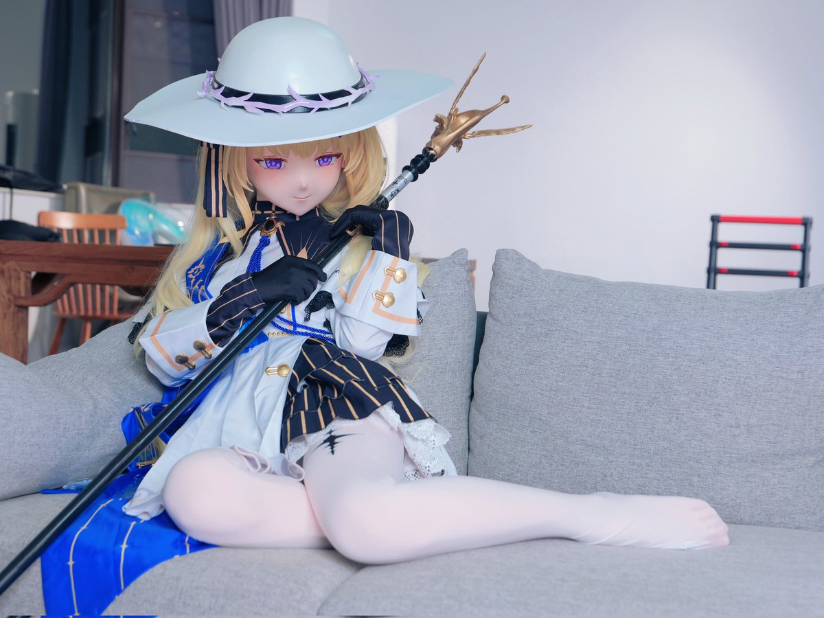 菲比不语，
只是一味的喂你吃雪糕
#kigurumi 
#着ぐるみ 
#菲比
#白丝