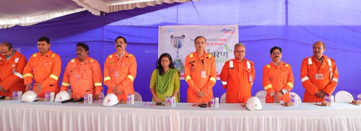 gujaratrefinery's tweet photo. Greener future taking roots! 

A mega tree plantation drive was held at Dumad Acrylics/Oxo Alcohol Project site today further enhancing Gujarat Refinery's steps towards boosting  green cover and #sustainability. 

#WorldEnvironmentDay2025 
#IndianOil4Environment https://t.co/lj5x5dOjUL