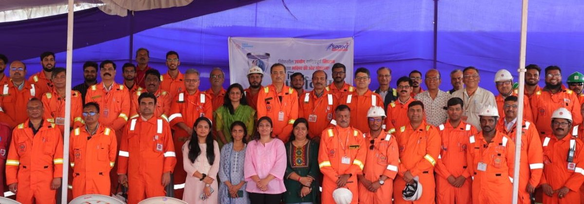 gujaratrefinery's tweet photo. Greener future taking roots! 

A mega tree plantation drive was held at Dumad Acrylics/Oxo Alcohol Project site today further enhancing Gujarat Refinery's steps towards boosting  green cover and #sustainability. 

#WorldEnvironmentDay2025 
#IndianOil4Environment https://t.co/lj5x5dOjUL