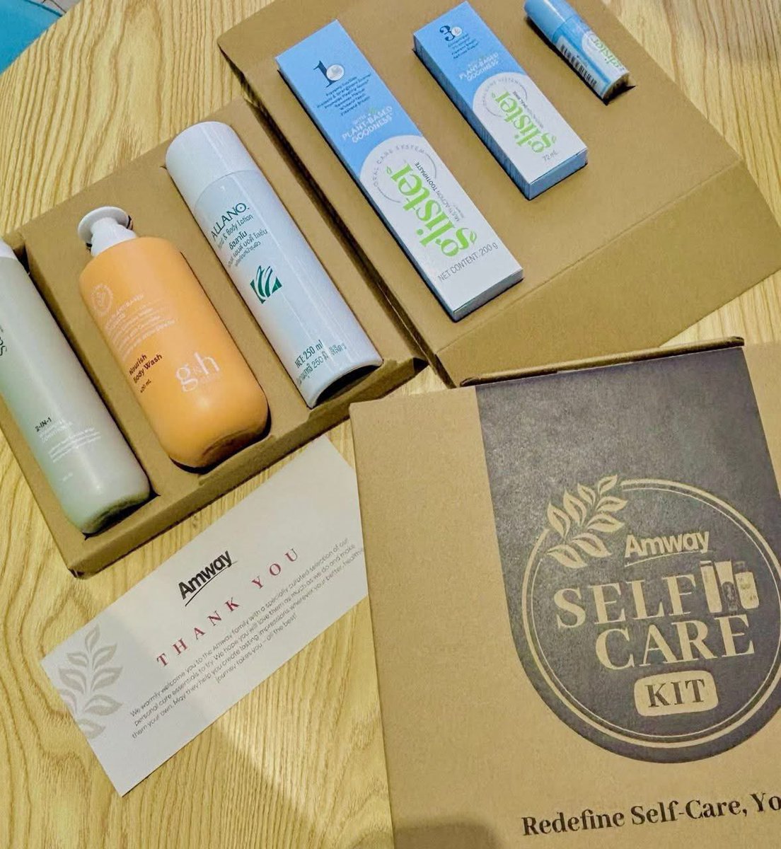 Xde idea nak kasi hadiah apa untuk member opis/orang yang tersayang?

Meh cuba kotak keriangan!💙

Ubat gigi  5-6 bulan
Mouth wash  2-3 bulan
Mouth spray   2-3 bulan
Sabun mandi  1-2 bulan
Shampoo  4-5 bulan
Allano Lotion  1 tahun lebih 

wasap.my/60125013144/na…