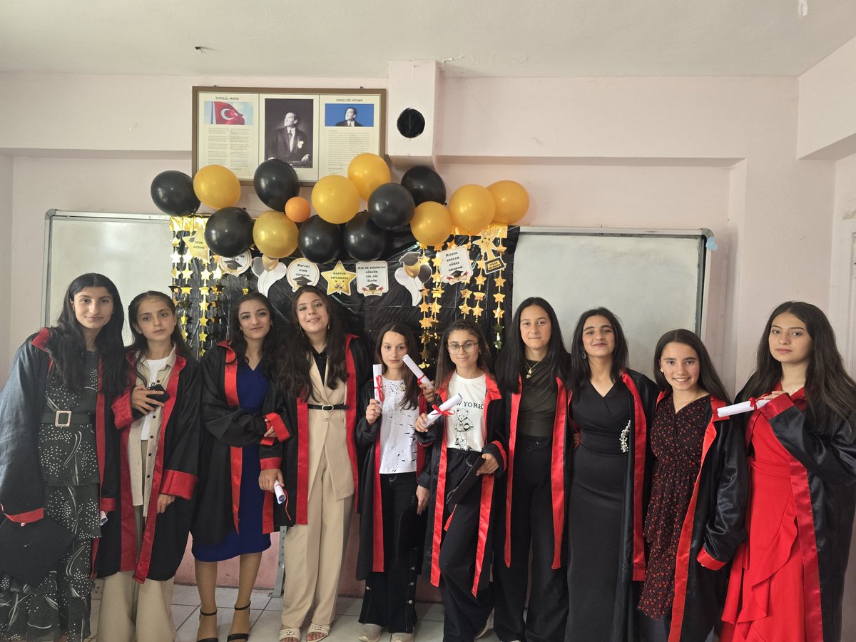 8. Sınıf öğrencilerimizin mezuniyet törenlerini gerçekleştirdik. Yolları açık olsun, başarılar diliyoruz ✨️🎓
<a href="/dogubayazitmem/">Doğubayazıt İlçe Milli Eğitim Müdürlüğü</a> <a href="/agrimem/">AĞRI MEM</a>