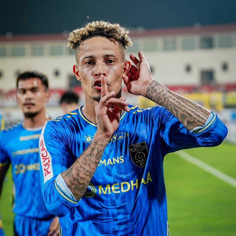 🎙️| <a href="/MarcusMergulhao/">Marcus Mergulhao</a>: “I expect Noah to continue with Kerala Blasters. He has an existing contract and seems to be part of David Catala's plans too.”