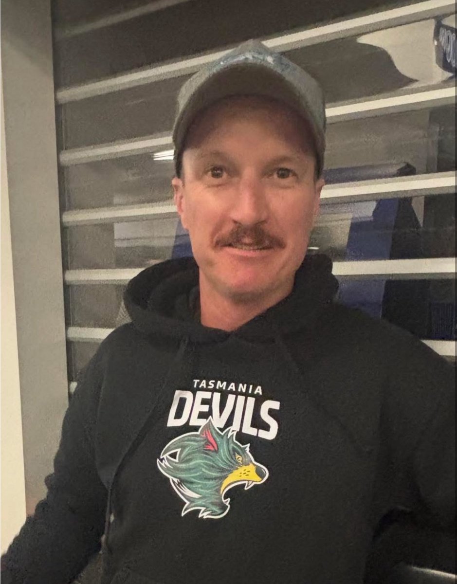 Macetrott's tweet image. I’m a lot more confident in backing the horses he drives to keep going,and they always do,compared the footy bandwagons he jumps on and anchors..
Back to RossBall for you old son..
@blakejones351