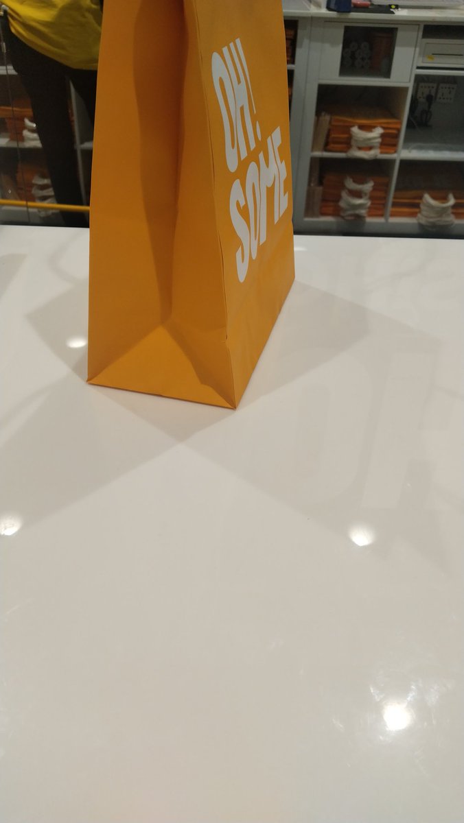 cigsfun's tweet image. "pesanan atas nama siapa kak?"
"Cessa."
i love you @roxkstare