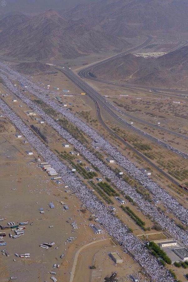 mnooo0rah's tweet photo. لبيّك ربي وإن لم أكُن بين الحجيج مُلبيًا ❤️🕋 https://t.co/atjlatDAEH