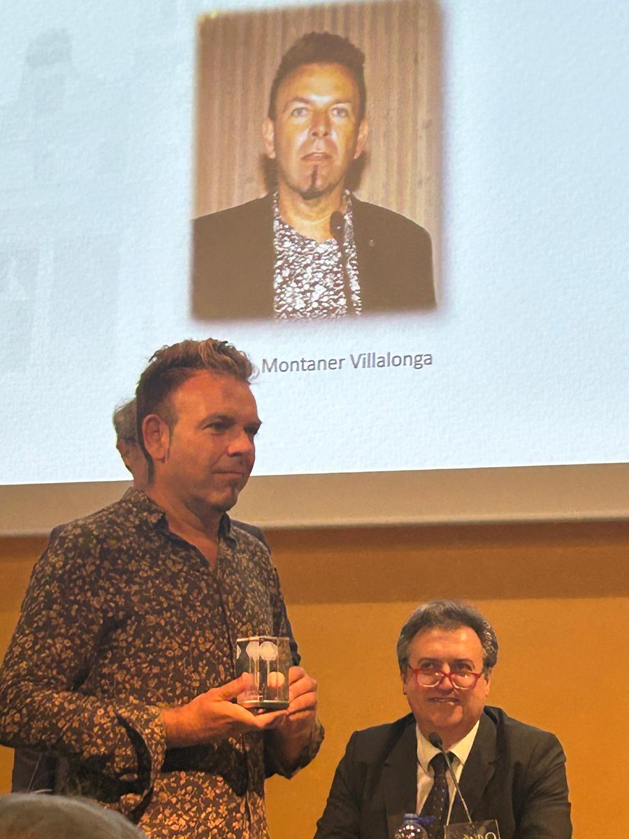 Ayer tuvimos el honor de entregar al Dr. Joan Montaner el premio científico en enfermedades cerebrovasculares de la Sociedad Española de Neurología(SEN) por su trayectoria profesional y dedicación a la mejora de la calidad de vida de las personas con ictus. Enhorabuena Joan!