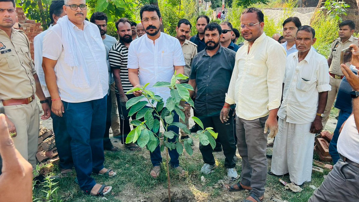 विश्व पर्यावरण दिवस की आप सभी को हार्दिक बधाई एवँ मंगलकामनाएँ 

#EkSaathiEkPed #SangharshSeSewaTak