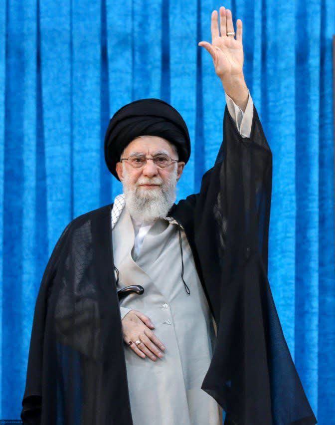 رهبرمعظم انقلاب:
انقلاب اسلامی ایران دنیای غرب راغافلگیرکرد.
بدون ذره ای شک و تردید ، آنچه رخ خواهد داد همان خواهد شد که رهبرم فرمود : رژیم صهیونی به حکم قاطع الهی در حال فروپاشی‌ست و ان‌شاءالله دیری نخواهد پایید.
۱۴ خرداد ۱۴۰۴
#لبیک_یا_خامنه_ای