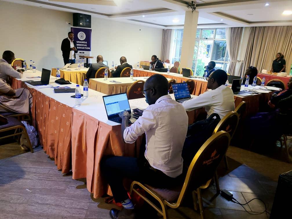 UNAIDS_UG's tweet photo. @NyaChingore from the @UNAIDS 🇺🇬 Country Office today joined the @TheUMAofficial  and Uganda Medical and Dental Practitioners Council to review a draft handbook on providing equitable SRH/HIV services to most at risk populations developed with support from @NLinUganda https://t.co/GSVdy2qMEz
