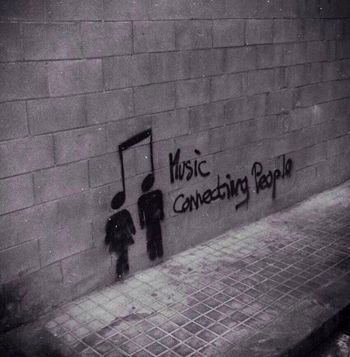 Να ταιριάζουν οι playlist μας 🎶🖤🎙️