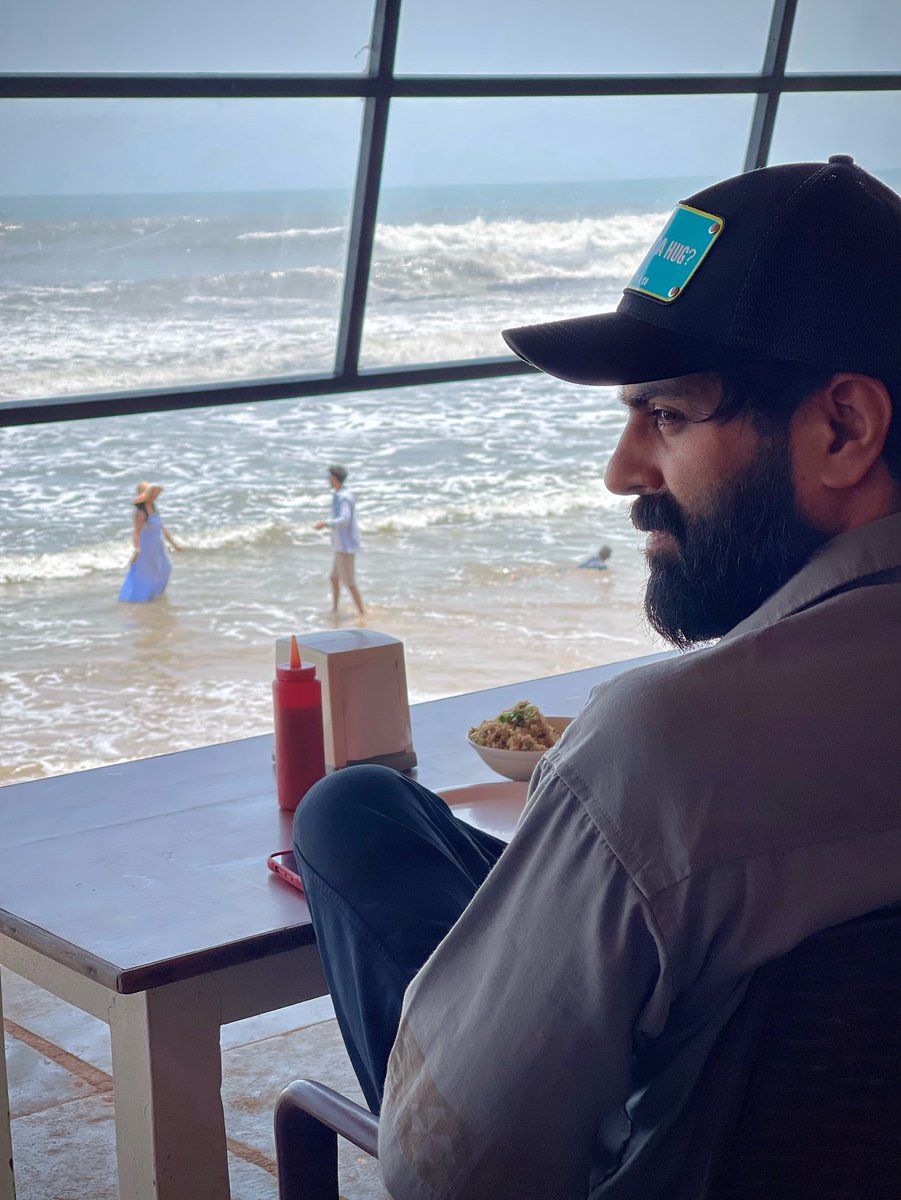 padmasoorya's tweet photo. Took a break from my movie shoot… and watched their love story unfold. Somewhere between the waves and the whispers — unscripted, raw, and real.
#GoaMagic #AnjunaVibes #ShootDays #TeluguMovie #ActorsLife #GovindPadmasoorya https://t.co/WrauvRgJc3