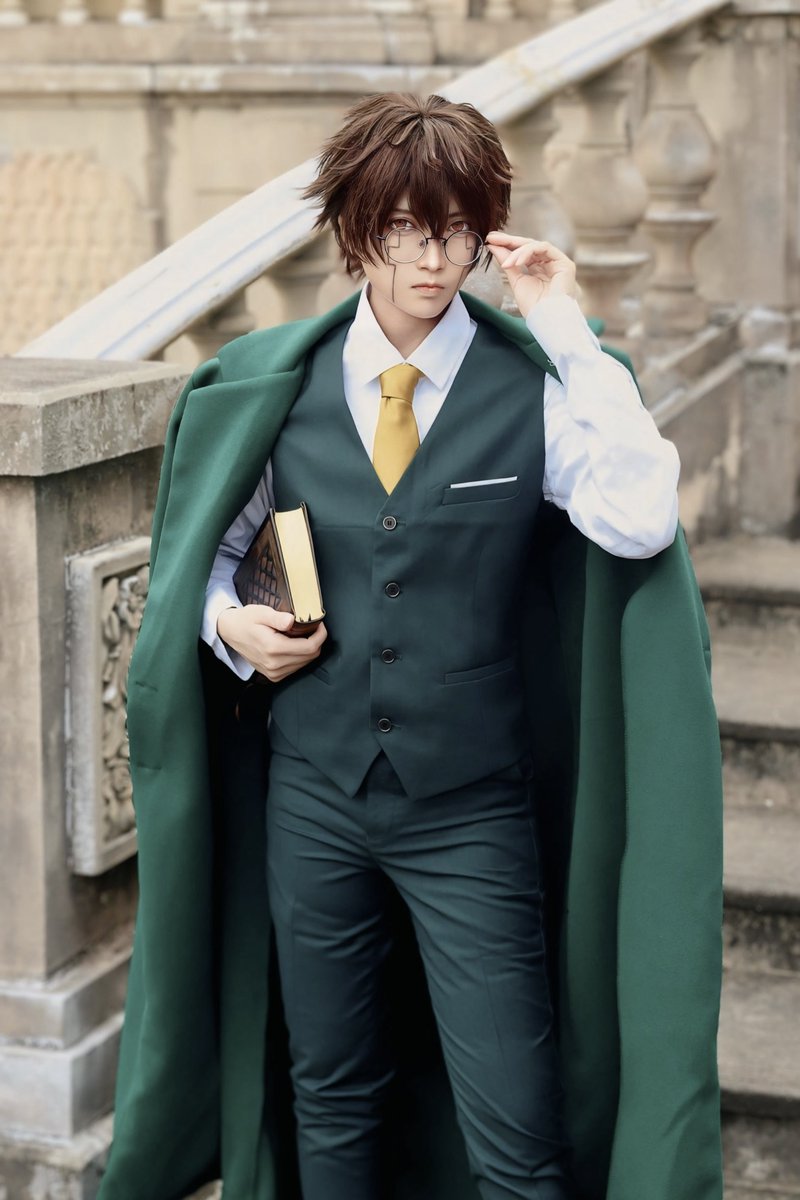 #自己紹介に無言で4作品のコスプレどうぞ