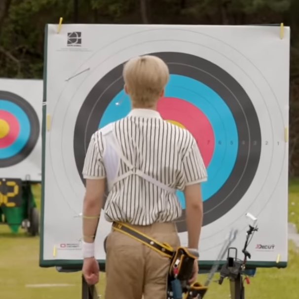 뒷모습이 너무 아름답고 귀엽고 그르네... 🤎