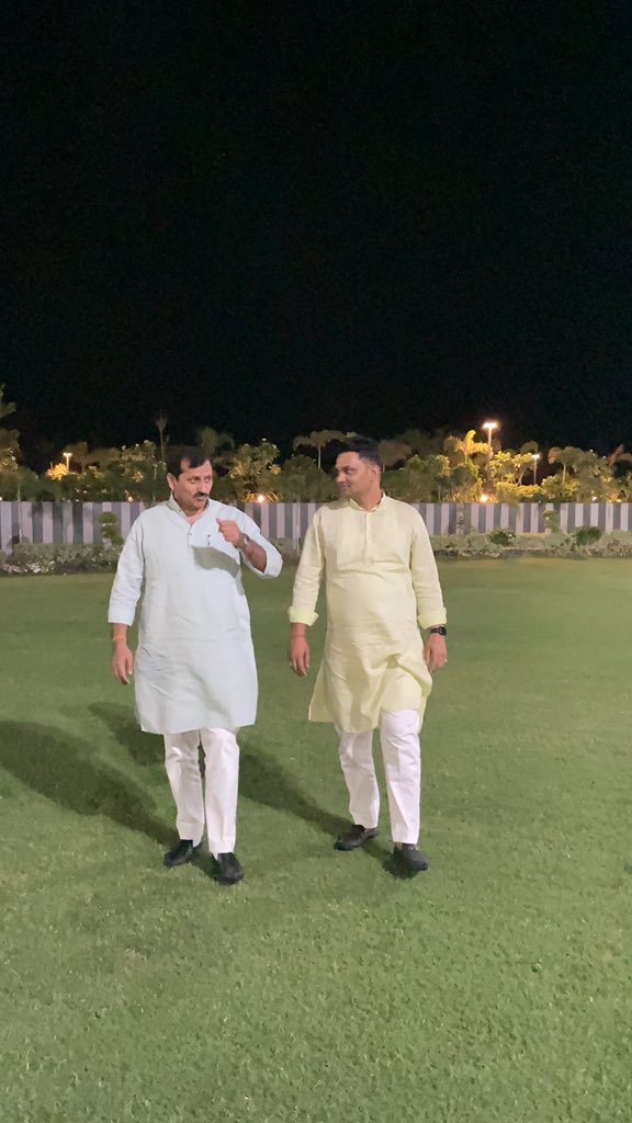 Ghanshyam Gauttam (@gshyamgauttam) on Twitter photo भाजपा संगठन के बूंदी जिला प्रभारी श्रीमान युगल शर्मा जी भाईसाहब को जन्मदिन की हार्दिक बधाई एवं शुभकामनाएं।
प्रभु श्री राम जी से आपके दीर्घायु एवं उत्तम स्वास्थ्य की कामना करता हूँ। #HappyBirthday
<a href="/BJP4Rajasthan/">BJP Rajasthan</a> <a href="/BhajanlalBjp/">Bhajanlal Sharma</a> <a href="/madanrrathore/">Madan Rathore</a> <a href="/YugalSharmabjp/">Yugal Sharma</a>
<a href="/GShyamGauttam/">Ghanshyam Gauttam</a> भाजपा संगठन के बूंदी जिला प्रभारी श्रीमान युगल शर्मा जी भाईसाहब को जन्मदिन की हार्दिक बधाई एवं शुभकामनाएं।
प्रभु श्री राम जी से आपके दीर्घायु एवं उत्तम स्वास्थ्य की कामना करता हूँ। #HappyBirthday
<a href="/BJP4Rajasthan/">BJP Rajasthan</a> <a href="/BhajanlalBjp/">Bhajanlal Sharma</a> <a href="/madanrrathore/">Madan Rathore</a> <a href="/YugalSharmabjp/">Yugal Sharma</a>
<a href="/GShyamGauttam/">Ghanshyam Gauttam</a>