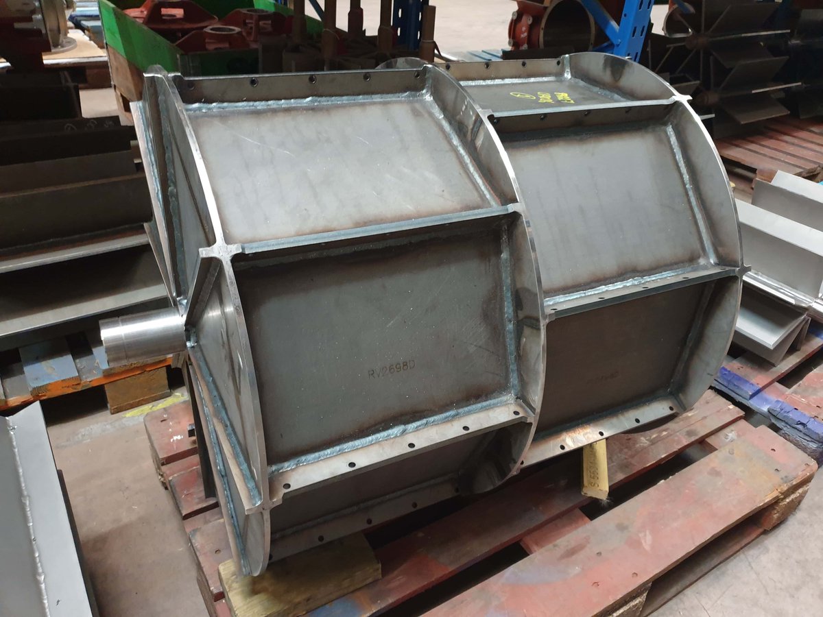 RotolokGroup's tweet image. Now, this is a product worthy of a #ThrowbackThursday!

One of our biggest #Rotors at 750mm, specially designed with 25% reduced capacity to handle abrasive materials without bridging. Its clever open/closed design keeps a solid airlock even at low volumes.

#RotaryValve #UKMfg