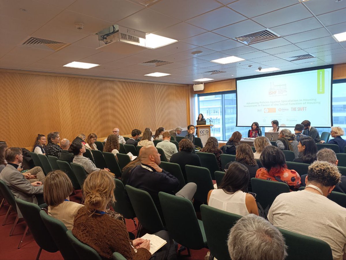 🏘️ Full house at the side event we organized at #ISHF2025 in Dublin! So glad to participate in this key panel on policies against speculation and for the social function of #housing. In collaboration with <a href="/habitat_intl/">Habitat International Coalition - HIC</a>, <a href="/IIED/">IIED</a> and <a href="/Make_TheShift/">The Shift</a>.