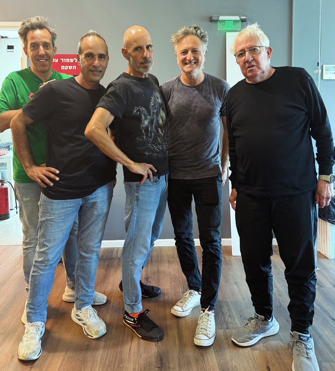 תודה לגידי גוב האהוב שאירח אותנו ברדיו תל אביב 🎶