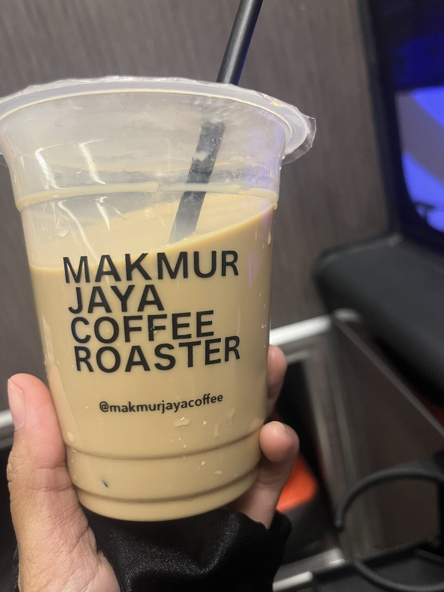 we_west's tweet photo. Enak sih kopinyaaa, walupun aku minumnya udh bbrapa jam kemudian, hahaha. Thanks orang baik yg sudah ngasih aku ini kopi, next hrs dijadiin ke cafenya https://t.co/wV1nqHfQ6F