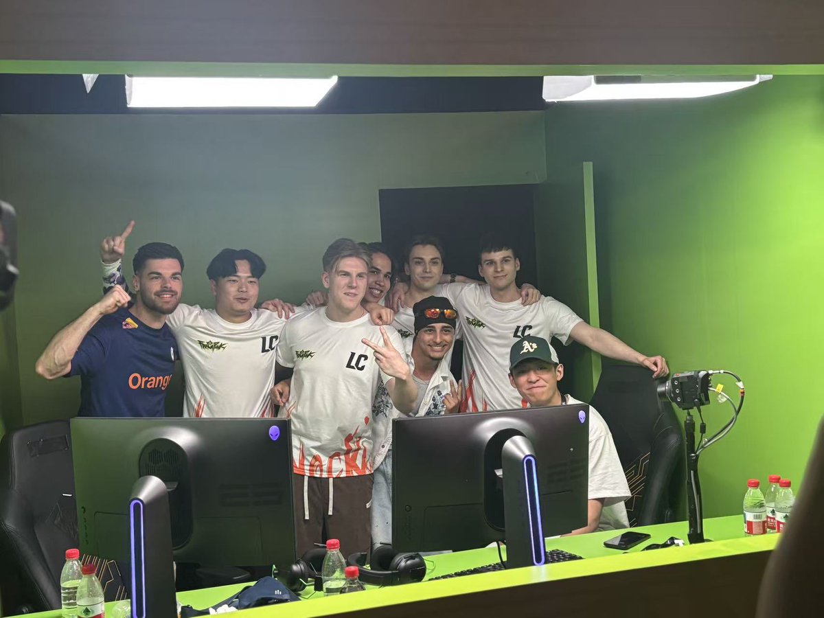 LAST CHANCE (@lastchancefp) on Twitter photo ๐ We won our first match 2-1 (BO3) against Chinese team DF
We are going to play soon against Brazil team on <a href="/fugu_fps/">KC FUGU ๐ก</a> live.
Come to support us #BreakTheRules ๐ We won our first match 2-1 (BO3) against Chinese team DF
We are going to play soon against Brazil team on <a href="/fugu_fps/">KC FUGU ๐ก</a> live.
Come to support us #BreakTheRules