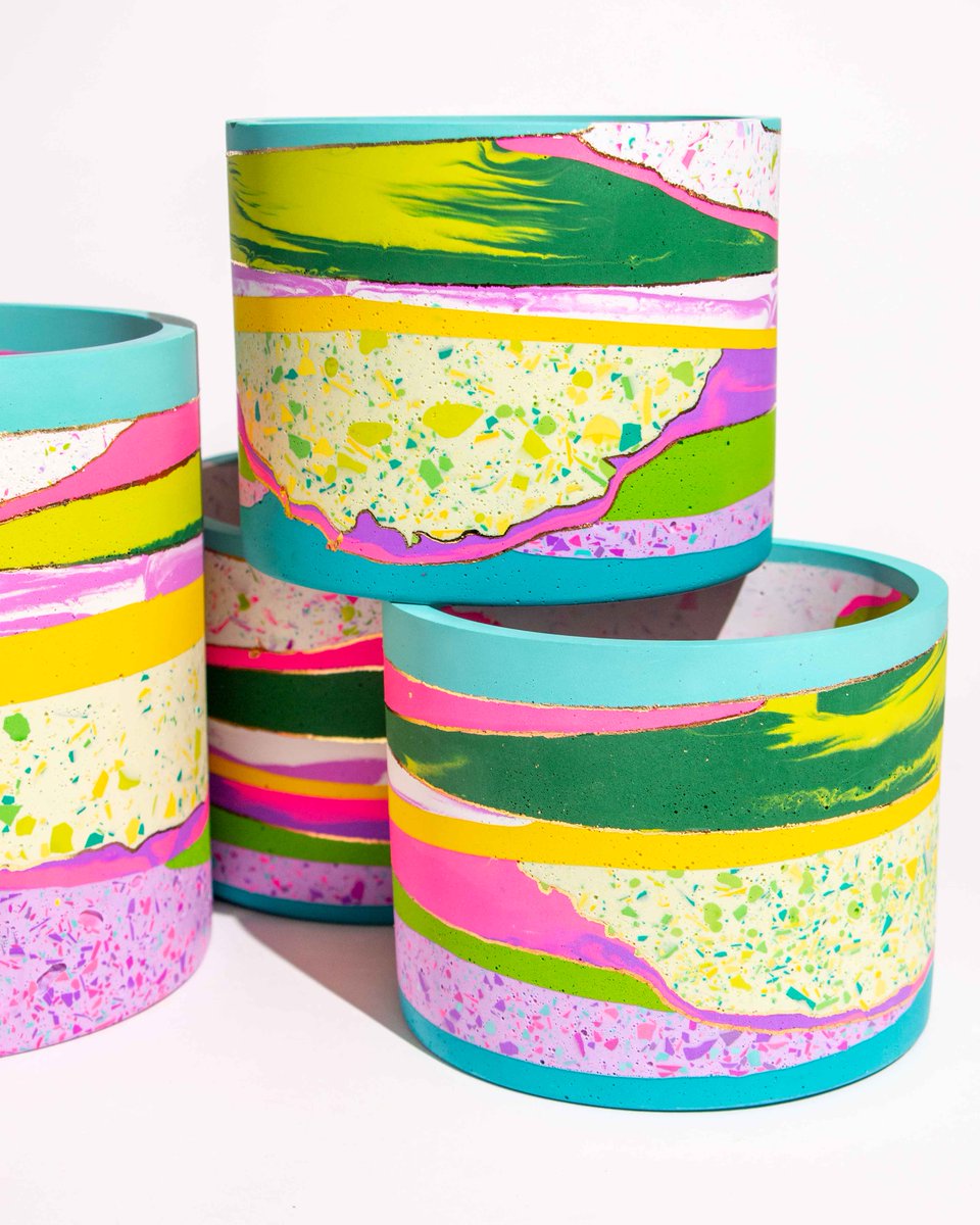 Happy #WorldEnvironmentDay! 🌎

If you’re looking for a way to create beautiful pieces *and* be kinder to the planet, you’re in the right place. The Jesmonite® range is water-based and contains no harmful solvents, making it a more sustainable choice for creatives everywhere 💚