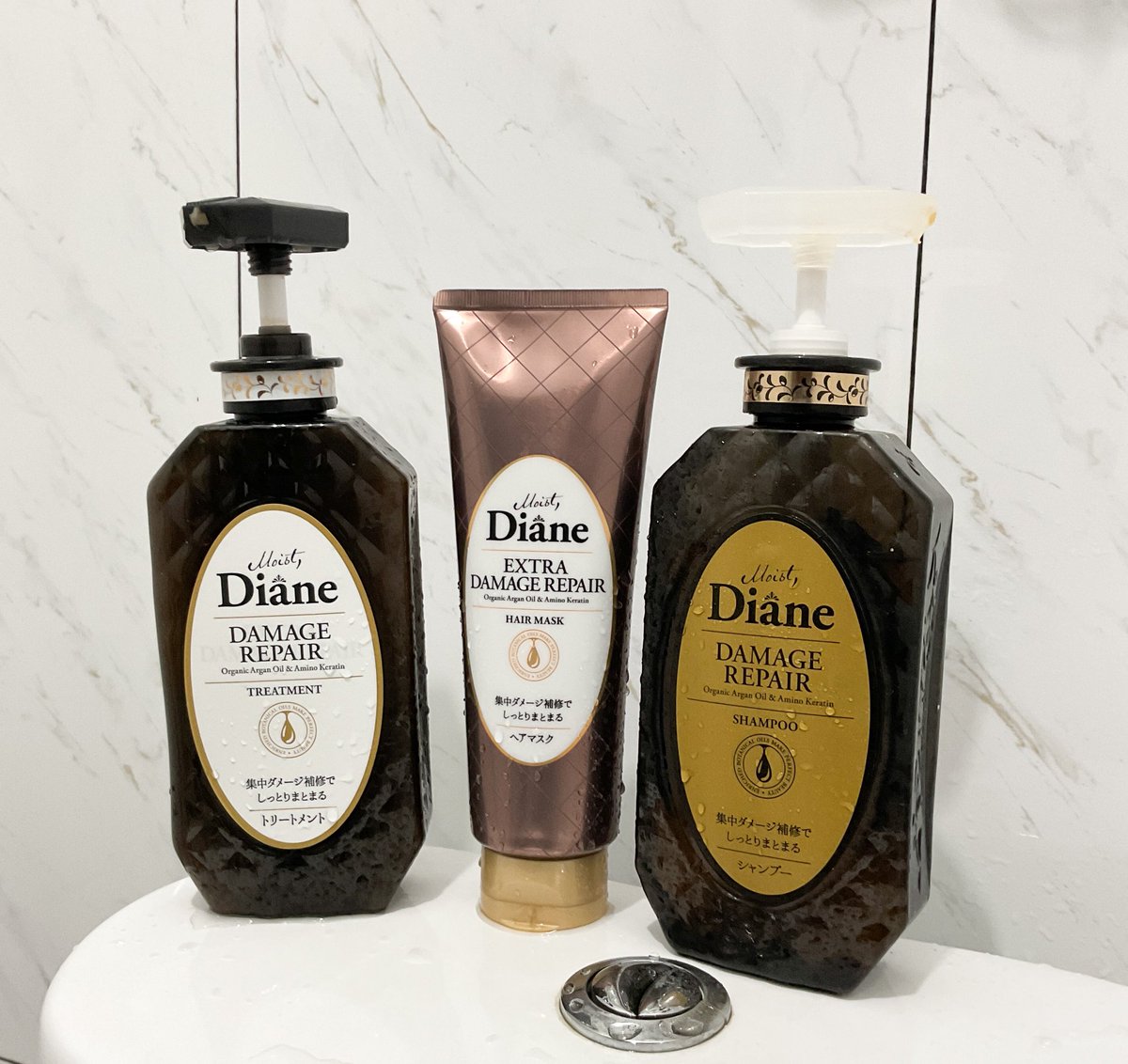 nsvrn_'s tweet photo. HAIR CARE JEPANG >>>> 😍

Sekitar 2 bulan ini lagi pake Hair Care ini buat sehari2, game changer bgt buat rambut yg  bermasalah alias lagi rusak 🥹

Terutama ini kepake bgt waktu aku liburan ke pantai kemarin 😍 https://t.co/InZU44EaZj