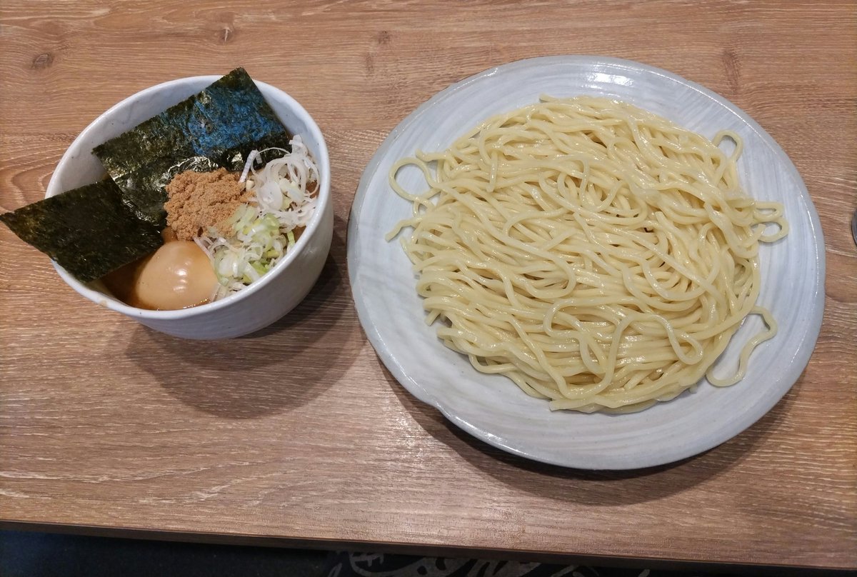 今日の昼は風雲児で🙏
得製つけめんは中太麺でスープも濃厚で美味しかった！