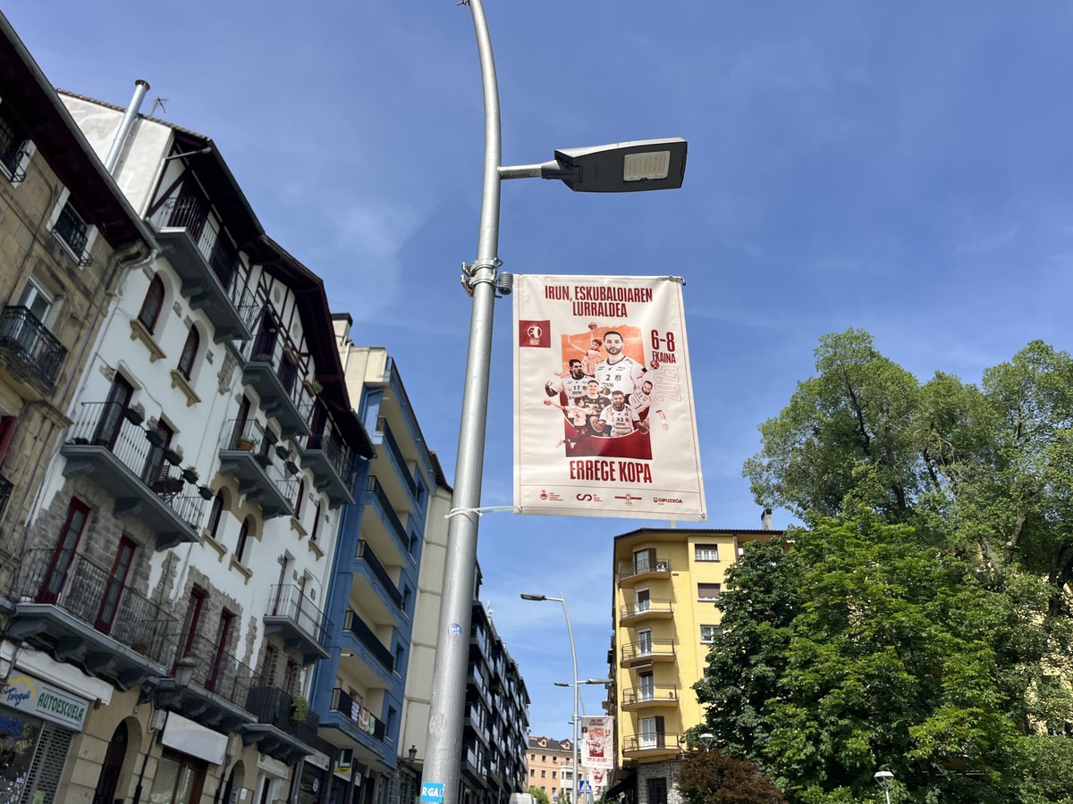 🤾🏽 #Irun se volcará con la Copa del Rey de Balonmano este fin de semana

🥇 Con partidos de balonmano, hinchables, conciertos... y se colocará una pantalla gigante en la plaza San Juan para seguir los partidos. 

📎 Descubre el programa completo aquí: irun.org/es/noticias/ac…