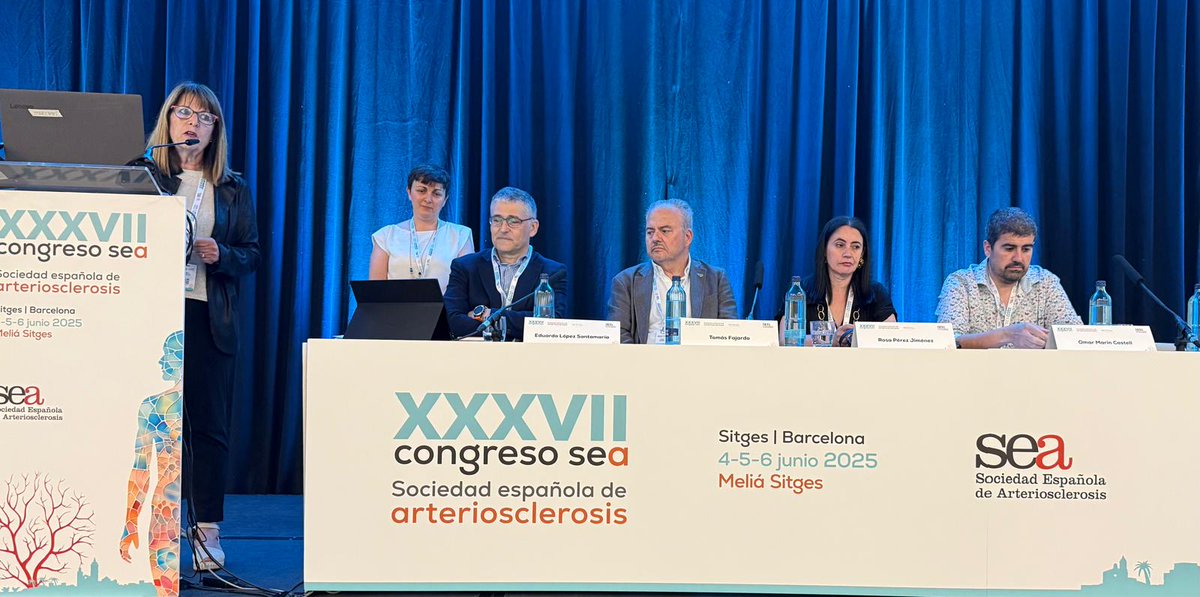 asociación quilomicronemia familiar (@quilomicronemi1) on Twitter photo Hoy nuestra asociación ha intervenido en una mesa redonda de pacientes afectados por problemas de lípidos. Agradecer a la <a href="/sea_es/">Arterias Sanas</a> por darnos la oportunidad de estar en el 37 congreso. #quilomicronemiafamiliar Hoy nuestra asociación ha intervenido en una mesa redonda de pacientes afectados por problemas de lípidos. Agradecer a la <a href="/sea_es/">Arterias Sanas</a> por darnos la oportunidad de estar en el 37 congreso. #quilomicronemiafamiliar