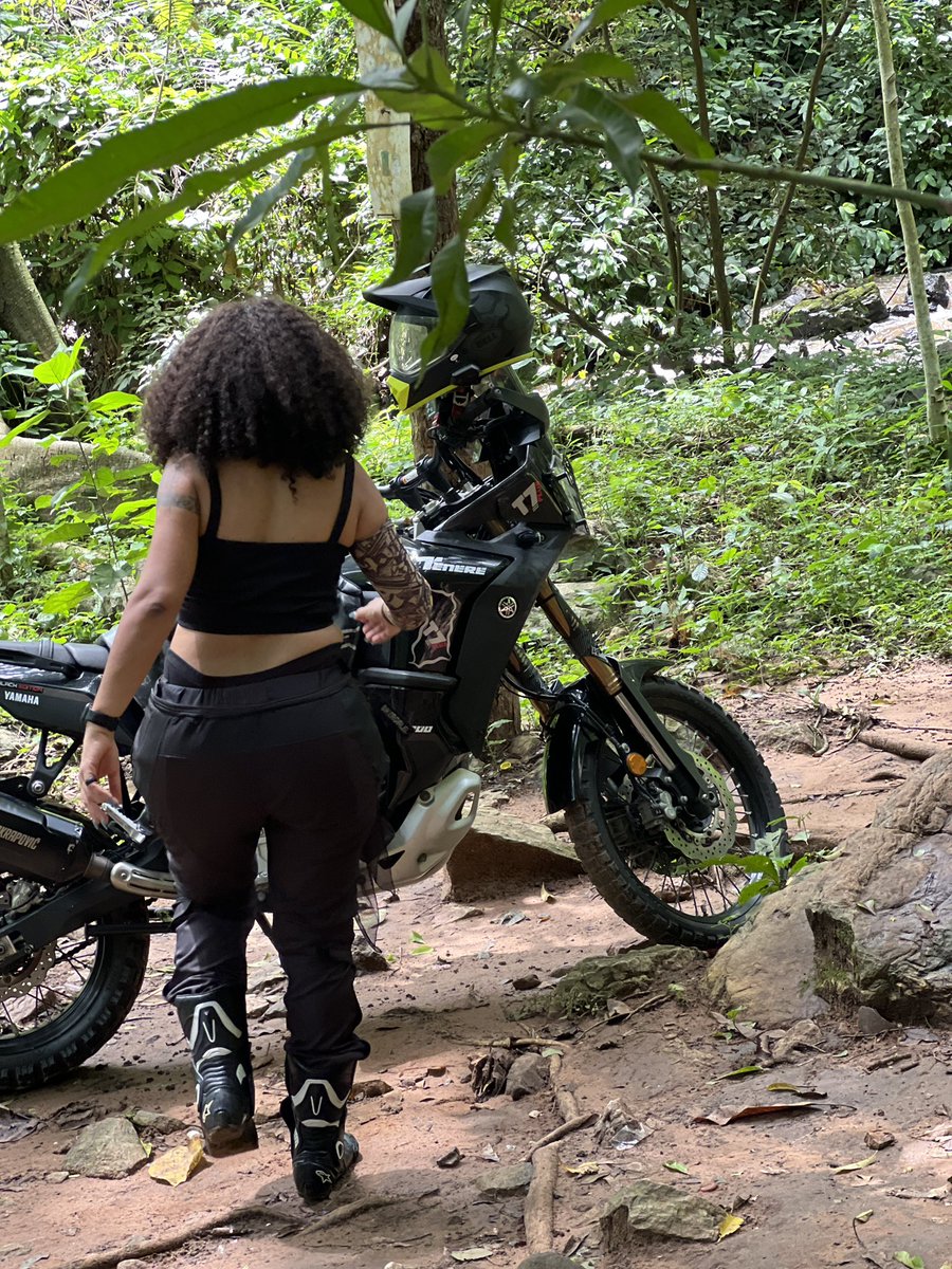 Bikergirlel's tweet image. Black Love 🖤🖤🖤 
#bikergirl #bikeaddict #tenere #adventure #viralvideos #fypage