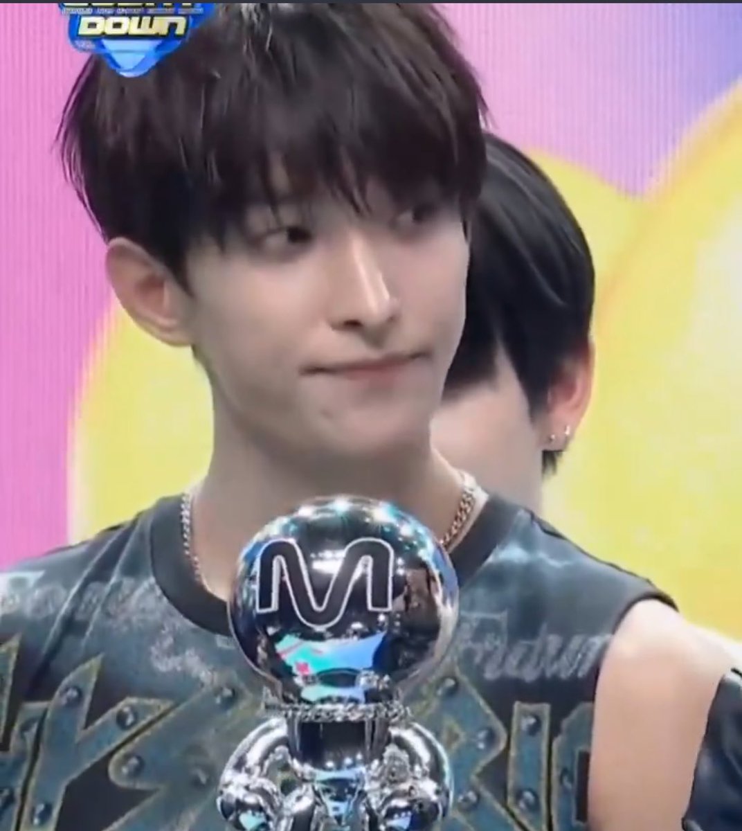 On Stage 🥵                      Off Stage ⋅ᴗ⋅