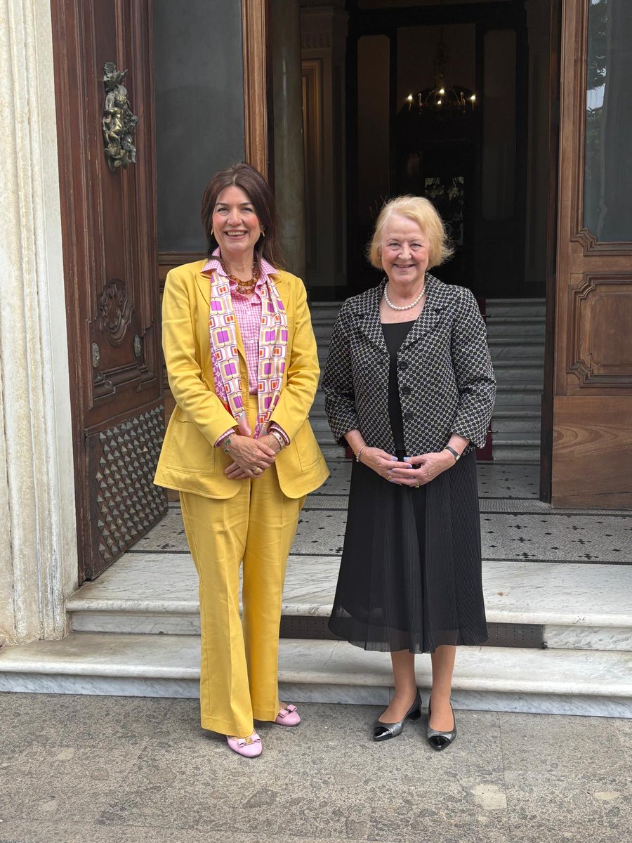Jan Beagle (@janmbeagle) on Twitter photo Pleased to meet with H.E. Elif ĂomoÄlu Ălgen, Ambassador of TĂŒrkiye to Italy, to discuss our longstanding partnership with TĂŒrkiye, as <a href="/IDLO/">International Development Law Organization</a> Member Party and member of the Audit and Finance Committee. I look forward to strengthening our cooperation in pursuit of our shared goals. Pleased to meet with H.E. Elif ĂomoÄlu Ălgen, Ambassador of TĂŒrkiye to Italy, to discuss our longstanding partnership with TĂŒrkiye, as <a href="/IDLO/">International Development Law Organization</a> Member Party and member of the Audit and Finance Committee. I look forward to strengthening our cooperation in pursuit of our shared goals.