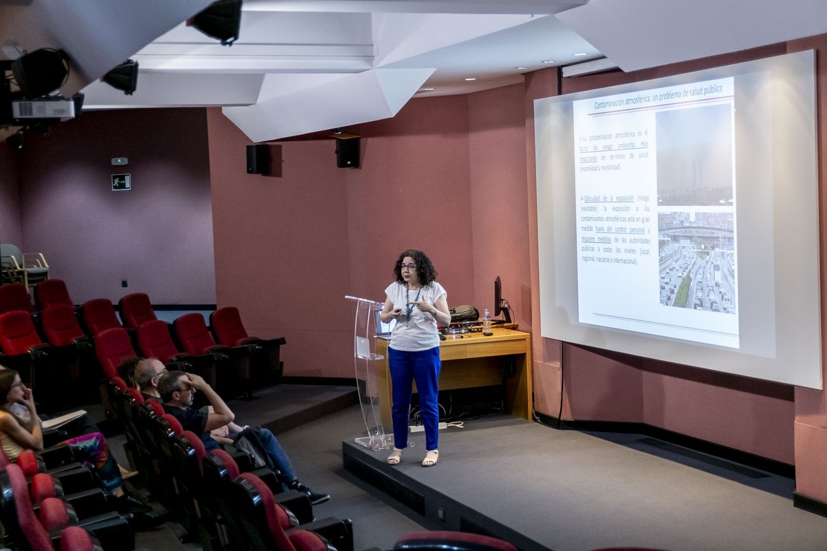 🌍Hoy en el #DíaMundialdelMedioAmbiente, Elena Boldo, doctora por la <a href="/UAM_Madrid/">UAM Autónoma Madrid</a> y miembro de <a href="/seepidemiologia/">SEE</a> nos habla sobre los contaminantes del aire, su impacto en nuestra salud, la normativa existente y cómo reducir la contaminación atmosférica.   

#ComisiónVerde #CNB_CSIC