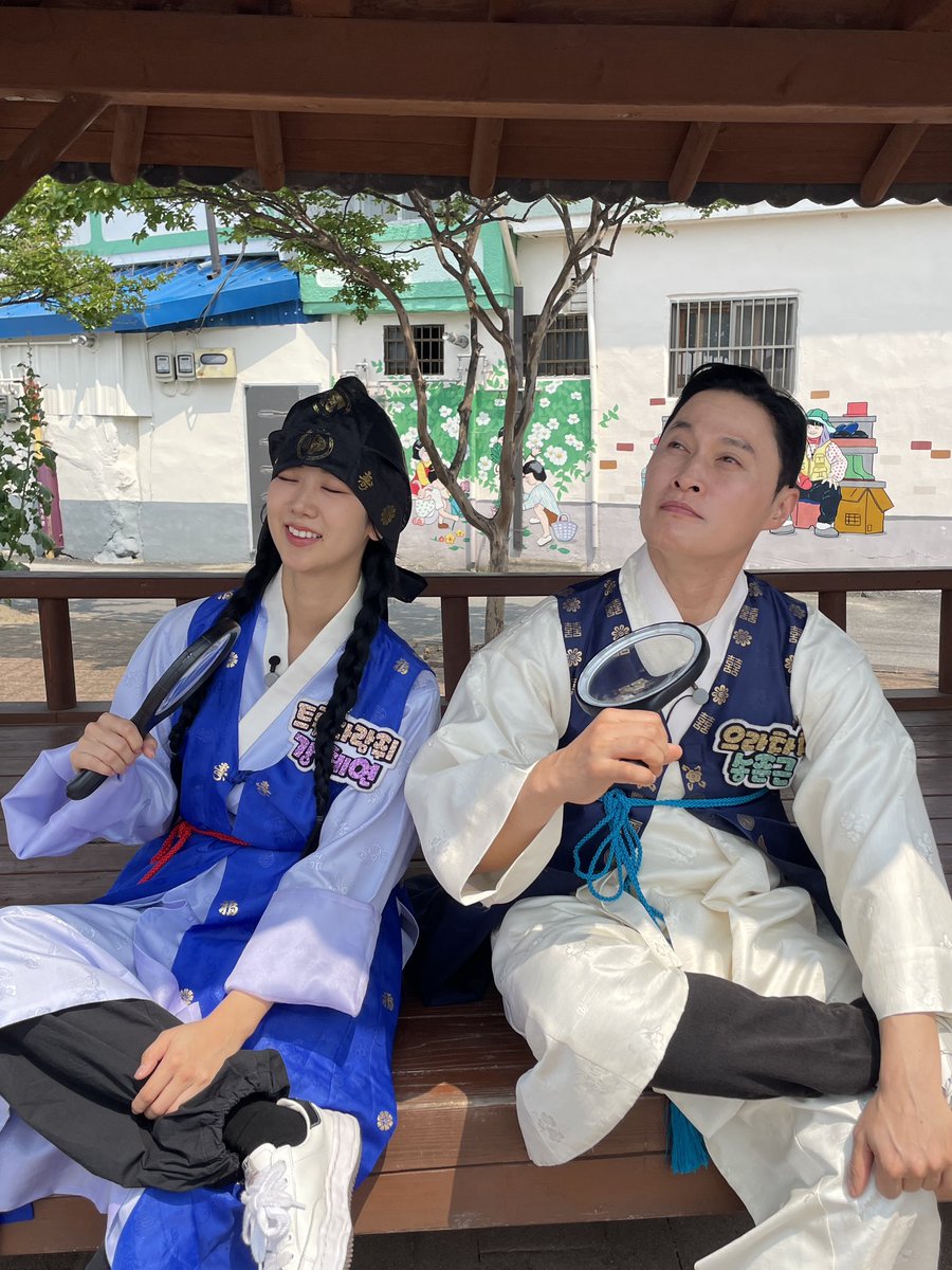 [#yoni_behind📸]

<6시 내고향> 비하인드 사진🌻

이번 회차에서는
#춘향골공설시장 에 다녀왔어요💕

오늘의 방송은
네이버TV ‘6시 내고향’에서
다시 보실 수 있습니다😊

#강혜연 #kanghyeyeon #カンヘヨン
#6시내고향 #힘내라전통시장