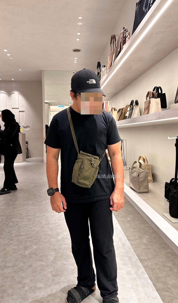 AliatulAqila_'s tweet photo. Found this bag yang sesuai untuk hiking &amp; travel. Boleh sumbat botol air, phone, powerbank semua! 🫶🫶 https://t.co/1tmpLV5IlR