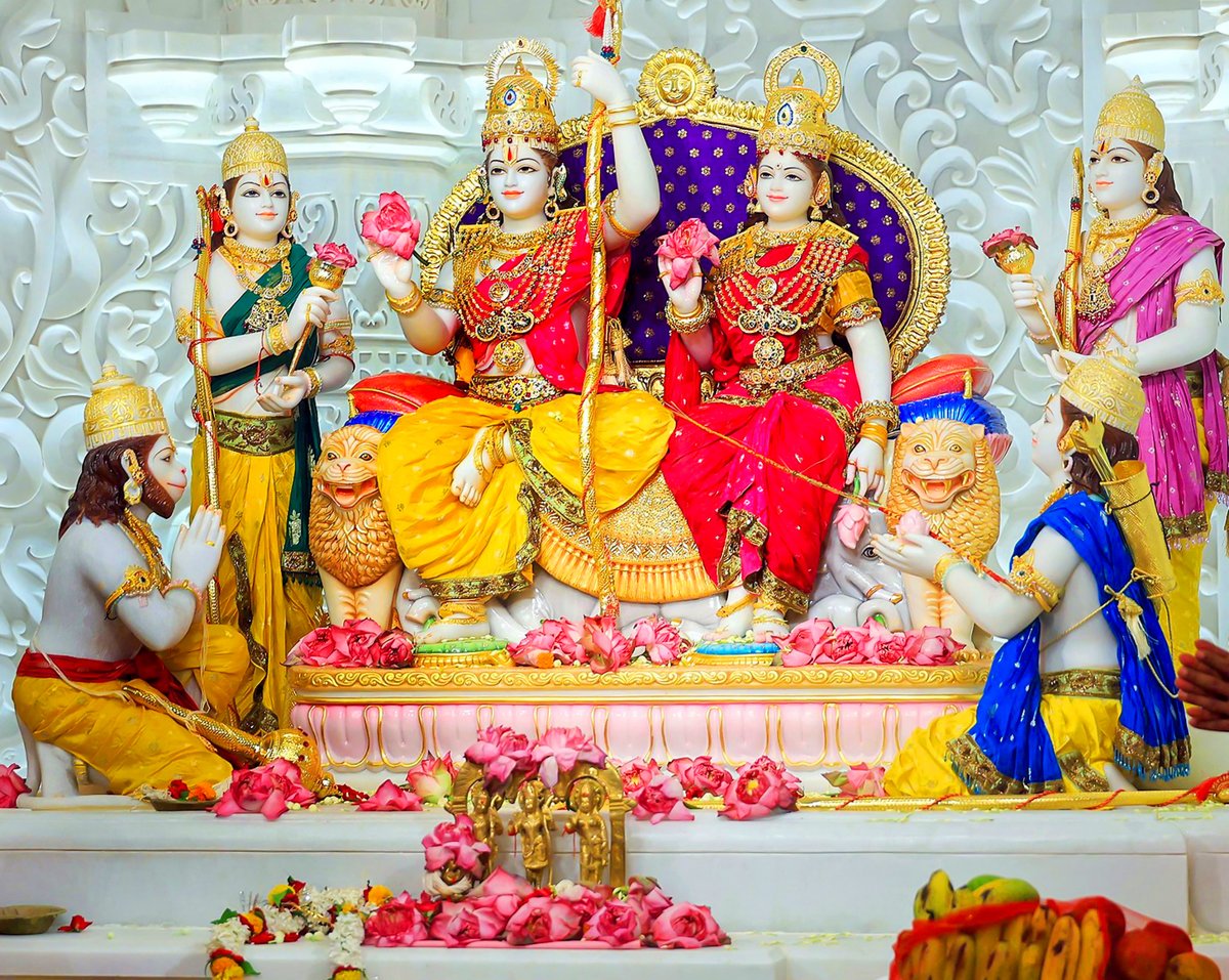 #UttarPradesh: Newly consecrated idols of #RamDarbar placed on the first floor of Shri Ram Janmabhoomi Temple during the Pran Pratishtha ceremony in Ayodhya.