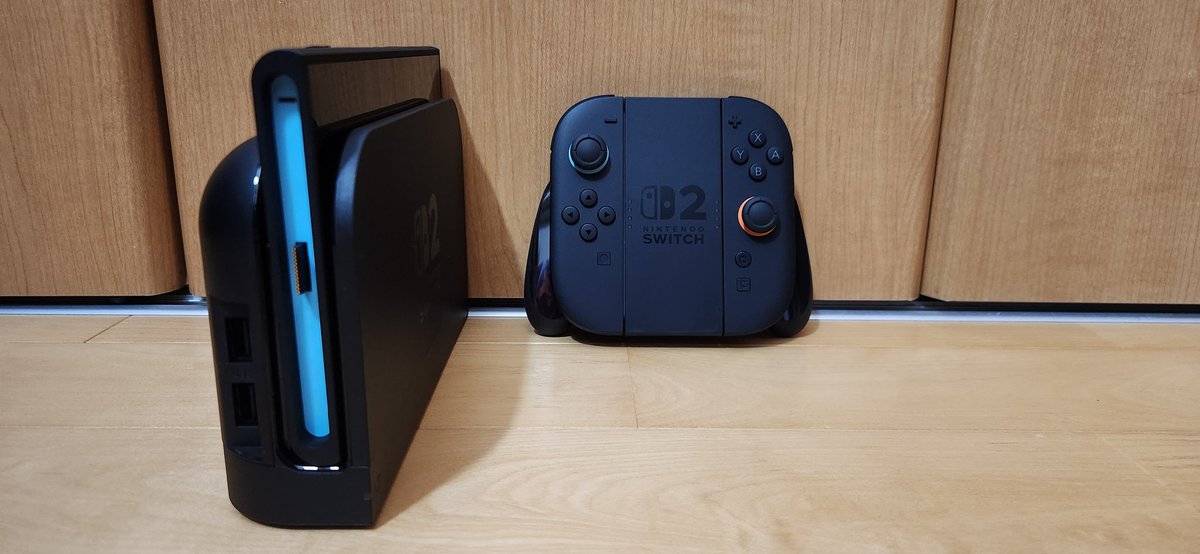 2e683b7cc2a349a's tweet photo. SwitchとSwitch2を比較してみた
全体的に一回り二回りくらい大きい

#Switch2当選
#Switch2
#スイッチ2 https://t.co/r0q6doWZw8