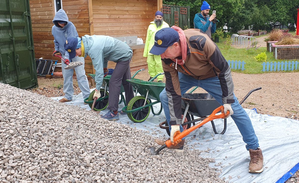 Rotary members are celebrating #WorldEnvironmentDay and #VolunteersWeek with our first #RotaryImpactDay! 👊💙

We're at Birmingham Settlement Nature &amp; Wellbeing Centre today to regenerate an open-air amphitheatre which will host outdoor performances for the community. 🍃🎭